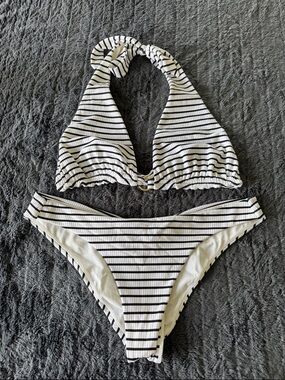 Beach bunny Striped Black & White Ribbed Bikini Set